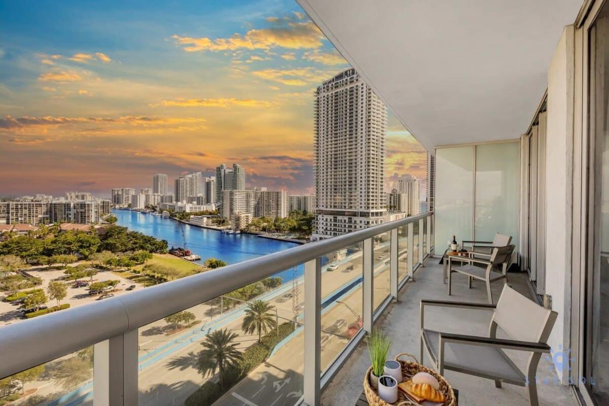 Infinite Views, Amazing Pool, Gym, Near Beach Холандейл Бийч Екстериор снимка